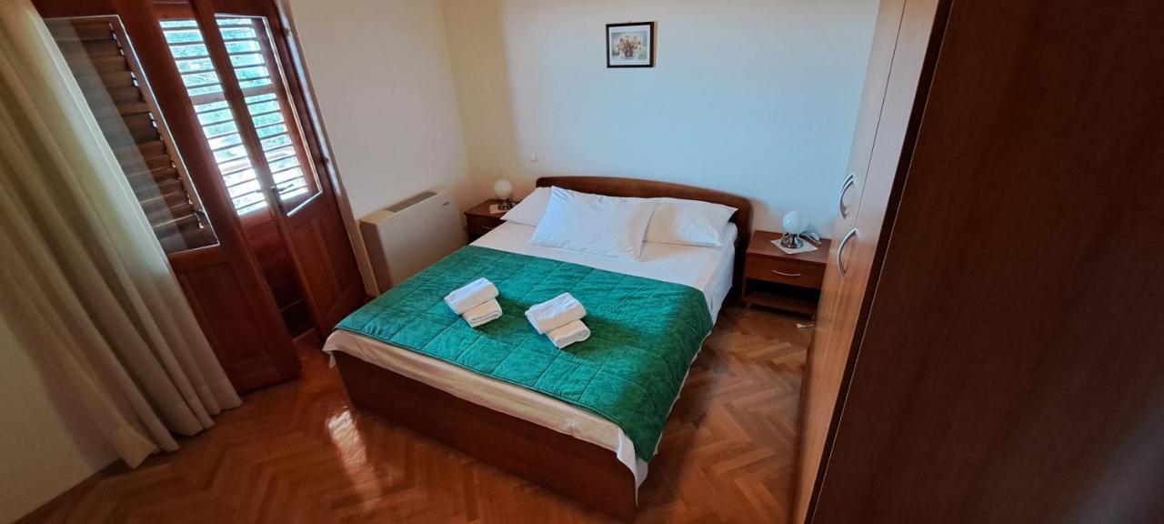 Apartment With Splendid Sea View Trogir Buitenkant foto