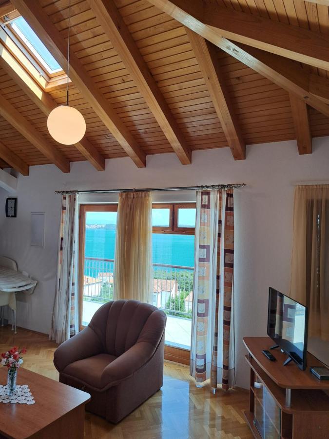 Apartment With Splendid Sea View Trogir Buitenkant foto