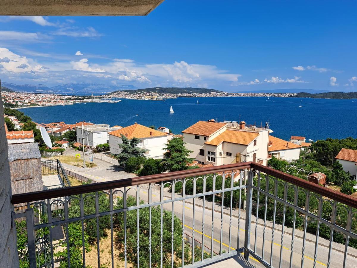Apartment With Splendid Sea View Trogir Buitenkant foto