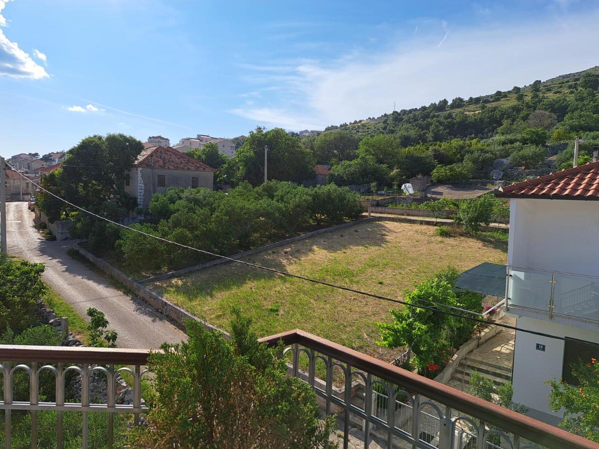 Apartment With Splendid Sea View Trogir Buitenkant foto