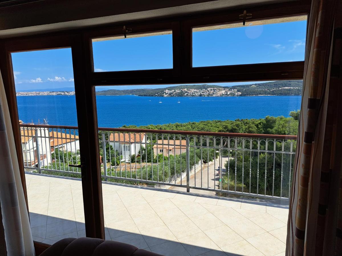 Apartment With Splendid Sea View Trogir Buitenkant foto
