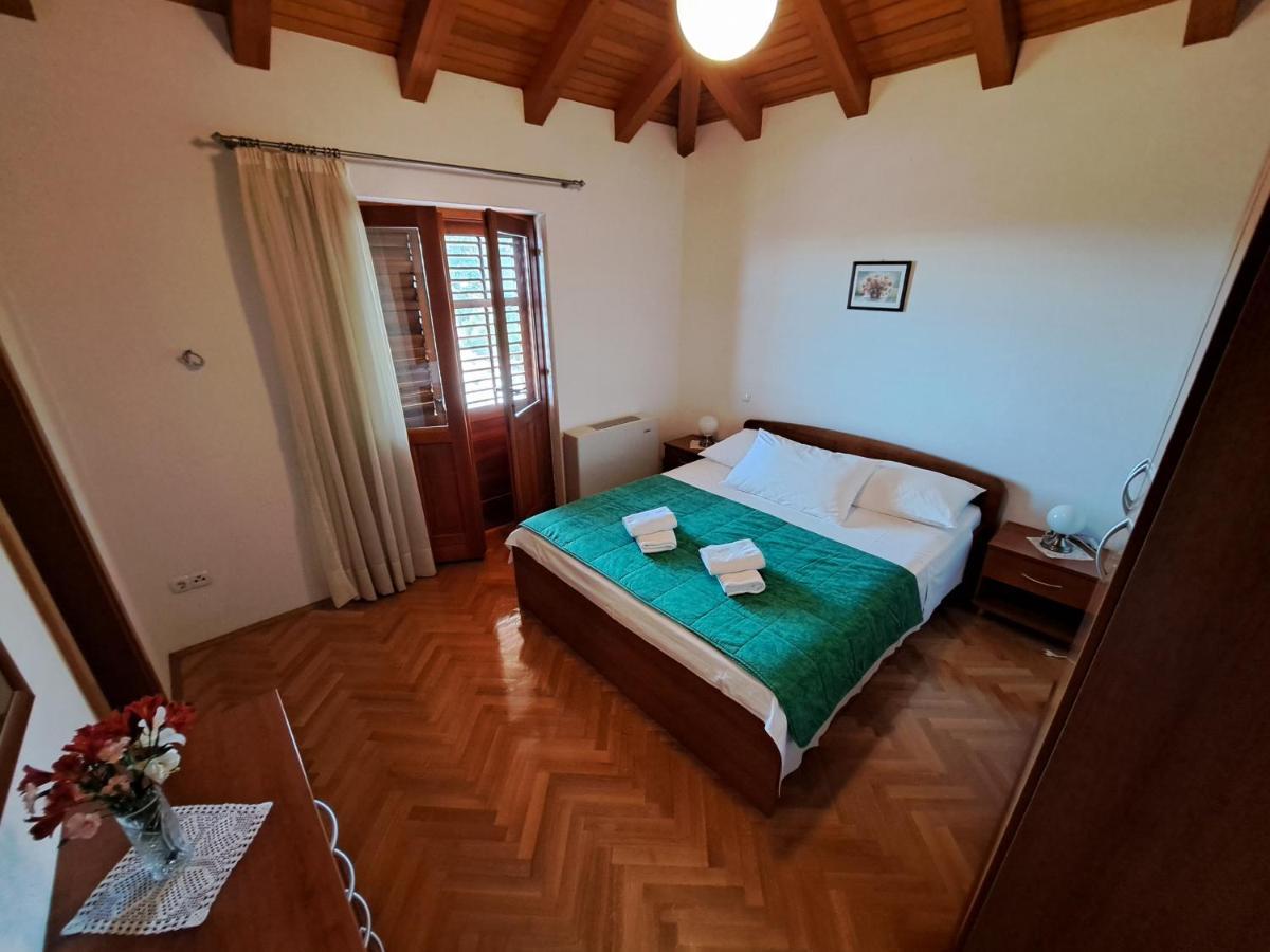 Apartment With Splendid Sea View Trogir Buitenkant foto