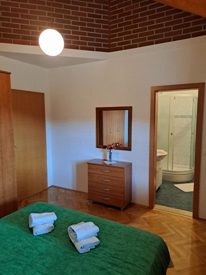 Apartment With Splendid Sea View Trogir Buitenkant foto