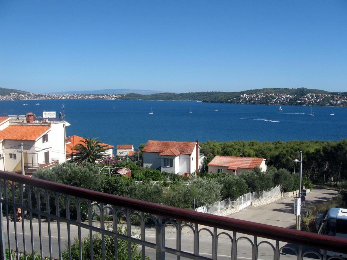 Apartment With Splendid Sea View Trogir Buitenkant foto