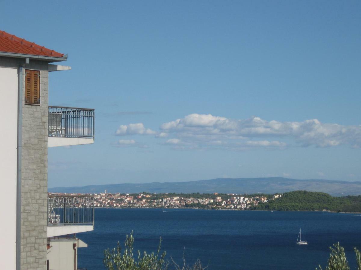 Apartment With Splendid Sea View Trogir Buitenkant foto