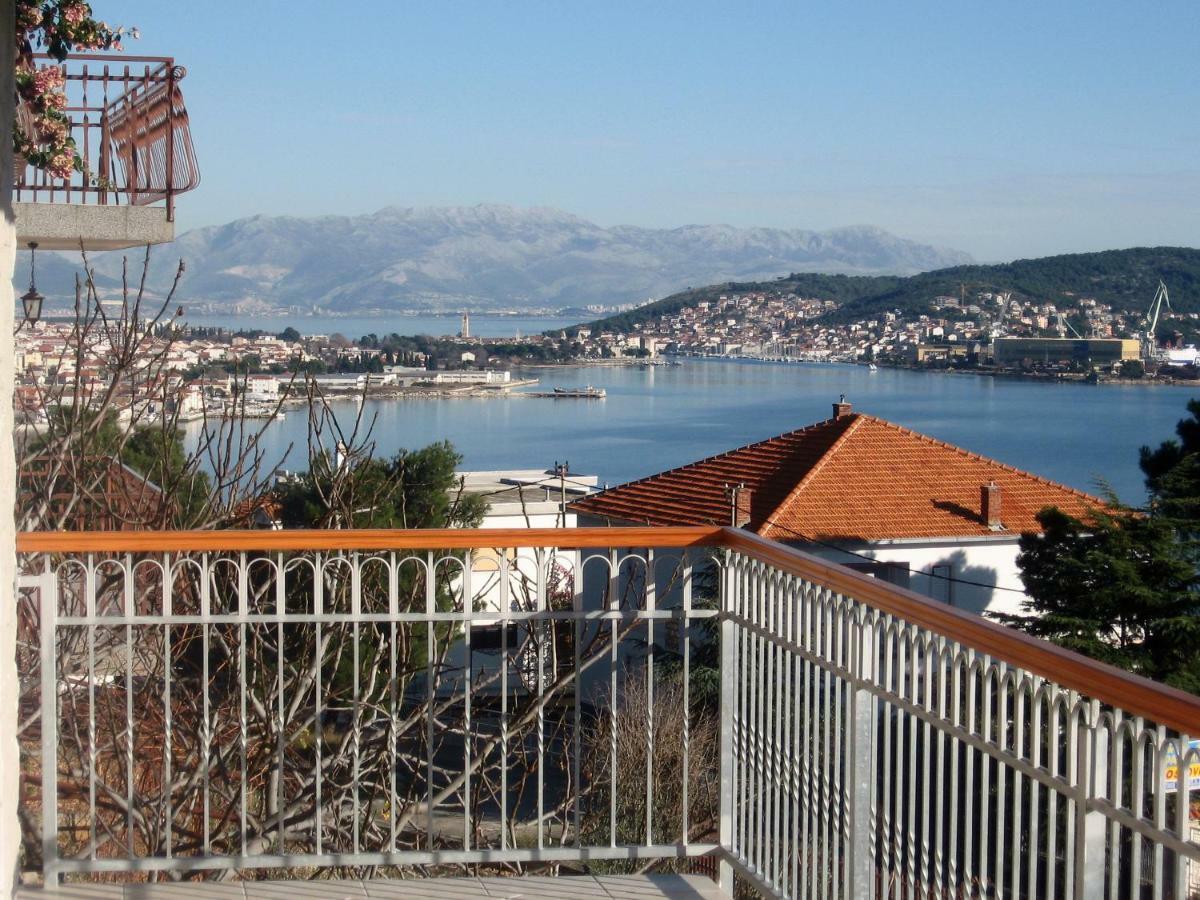 Apartment With Splendid Sea View Trogir Buitenkant foto